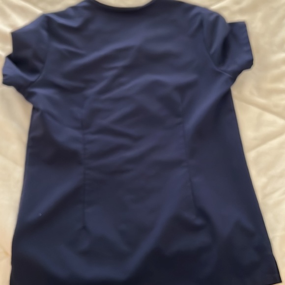 Women’s figs scrub top - Picture 3 of 3
